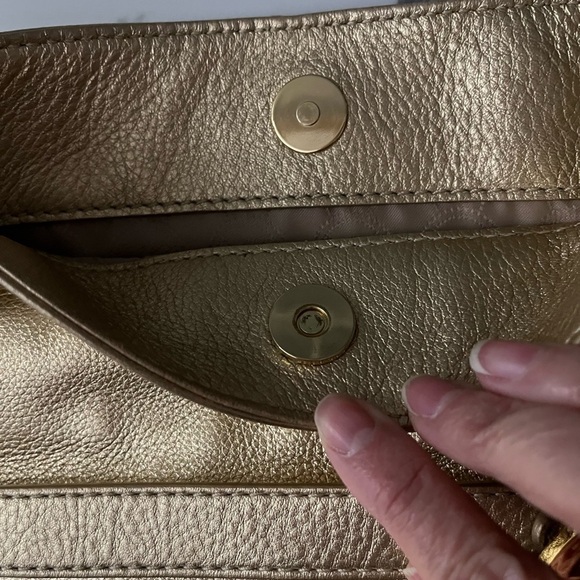 Michael Kors Gold Metallic Leather Shoulder Crossbody Bag Gold Chainlink Straps - Picture 13 of 14